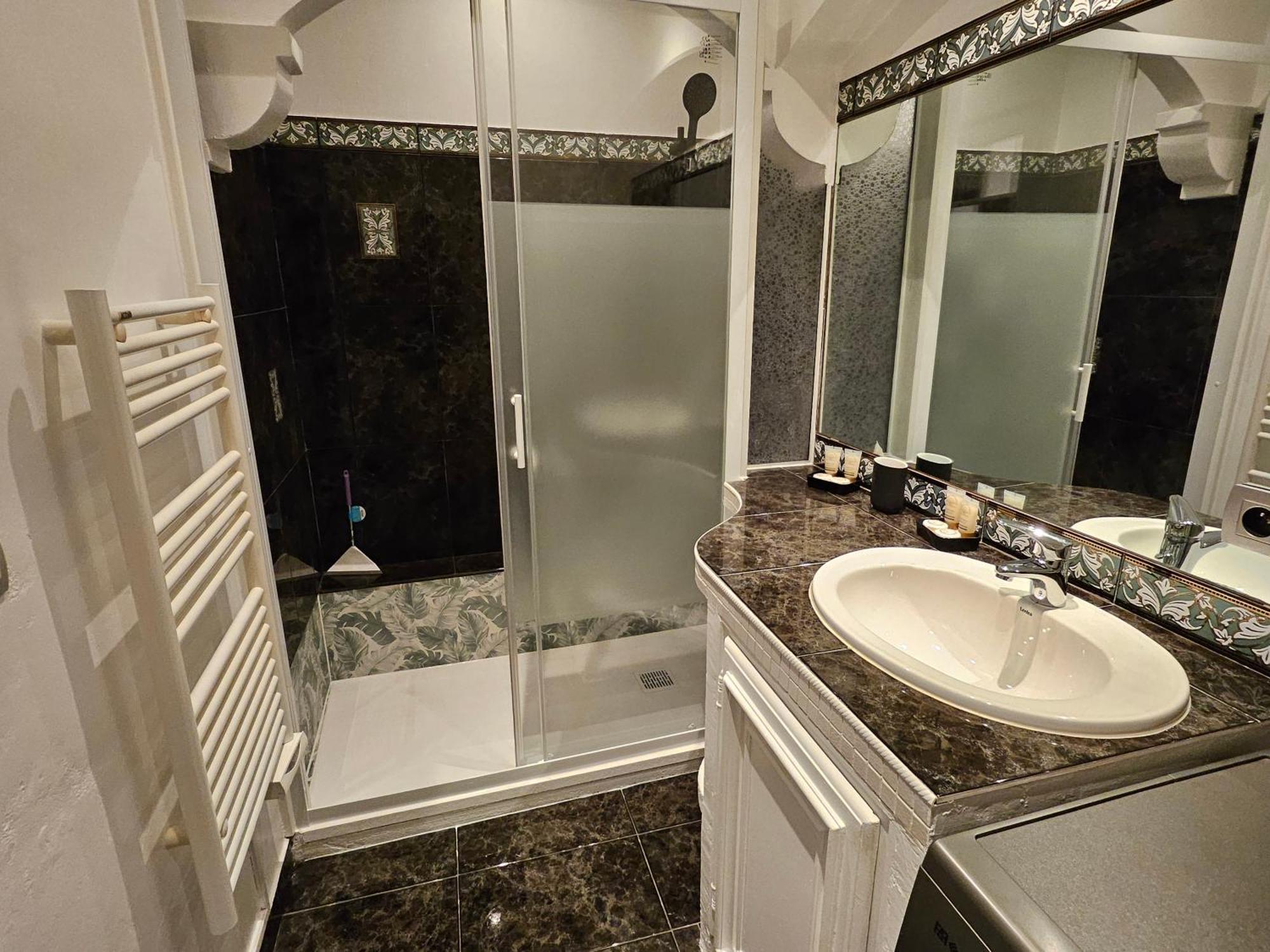 Appartement Dans Ancien Moulin A Huile Renove กราส ภายนอก รูปภาพ